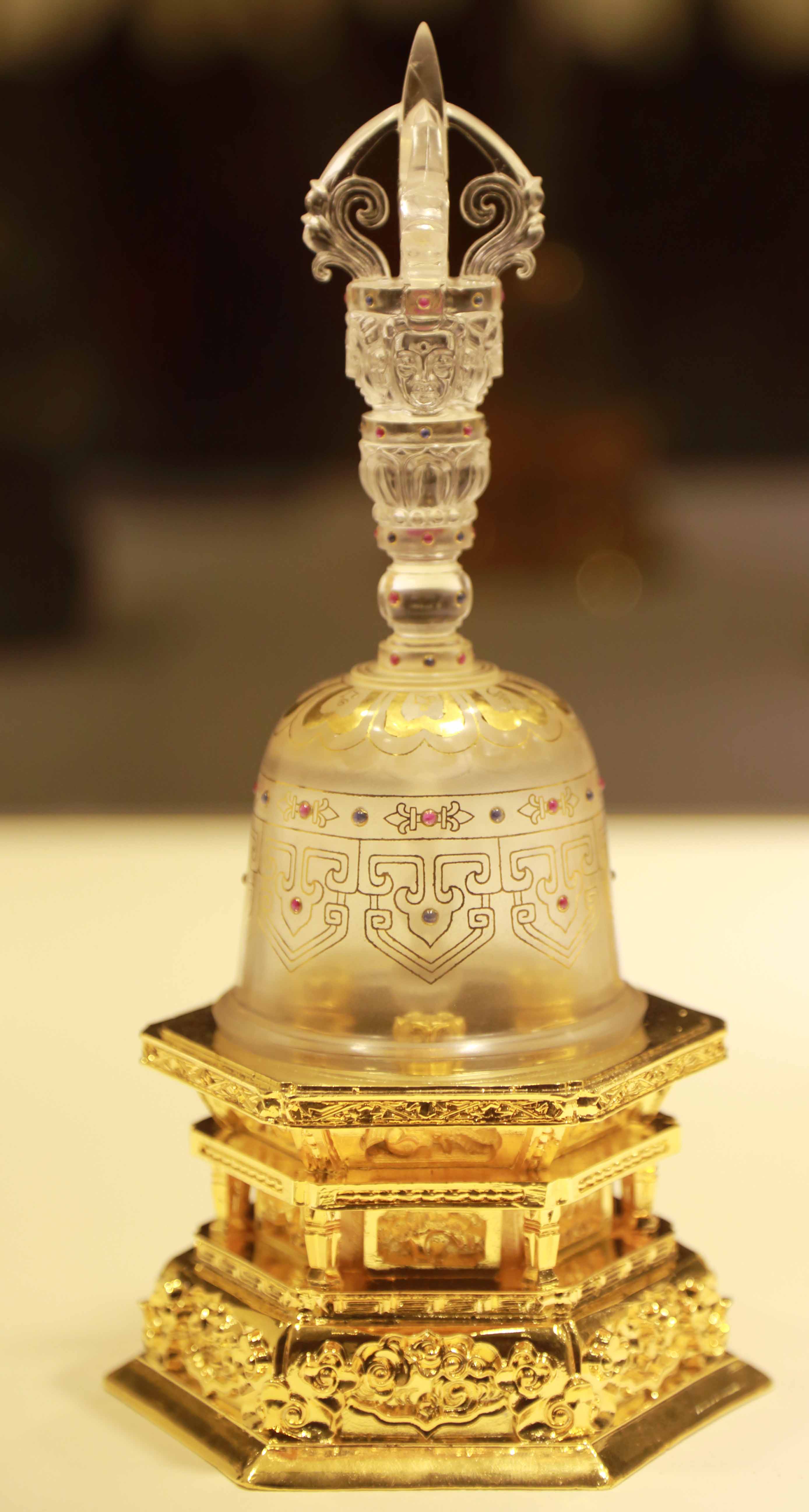 水晶镶宝石-法器-马进贵作品.jpg